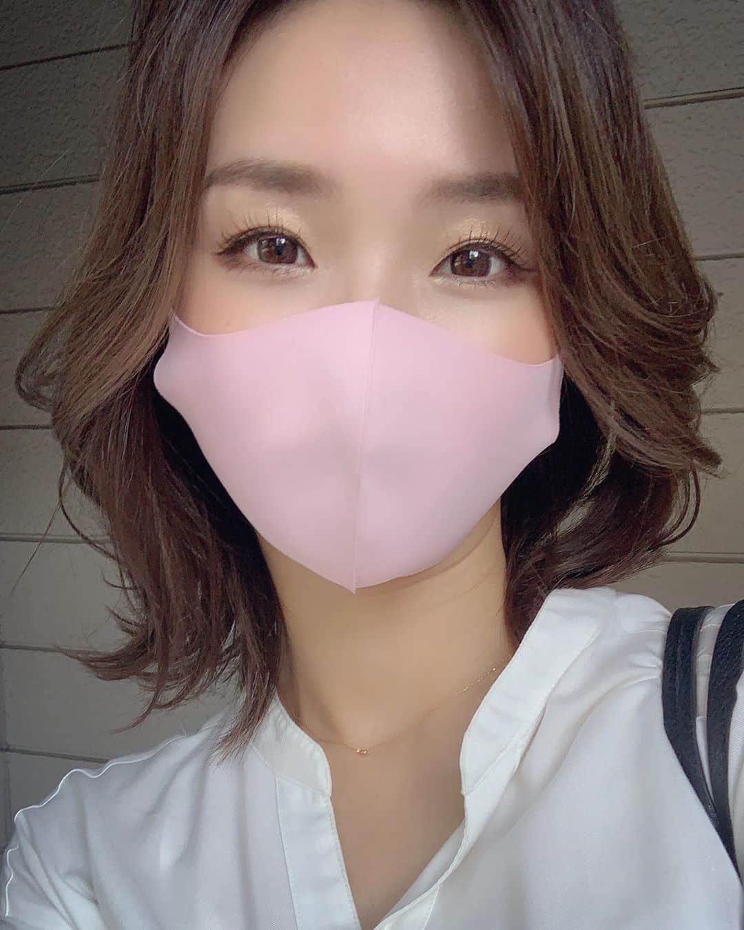 本条舞さんのインスタグラム写真 - (本条舞Instagram)「マスクにはいつまで経っても慣れません…😢  明日は！シトさん撮影セミナーの受付開始です💕 4回目からの方は20:00〜、それ以外の方は21:00〜受付開始です😊 スタジオ撮影が初めての方でも、カメラをお持ちでなくても貸し出しもあります💕 お気軽に参加くださいね✨ お申し込みは、シト山口さん @sito_yamaguchi  のDMよりどうぞ❣️  お待ちしています🥰  #本条舞 #モデル #タレント #女優 #model  #撮影セミナー #名古屋撮影 #スタジオ撮影 #作品撮り」9月6日 20時20分 - mai_honjyo_official