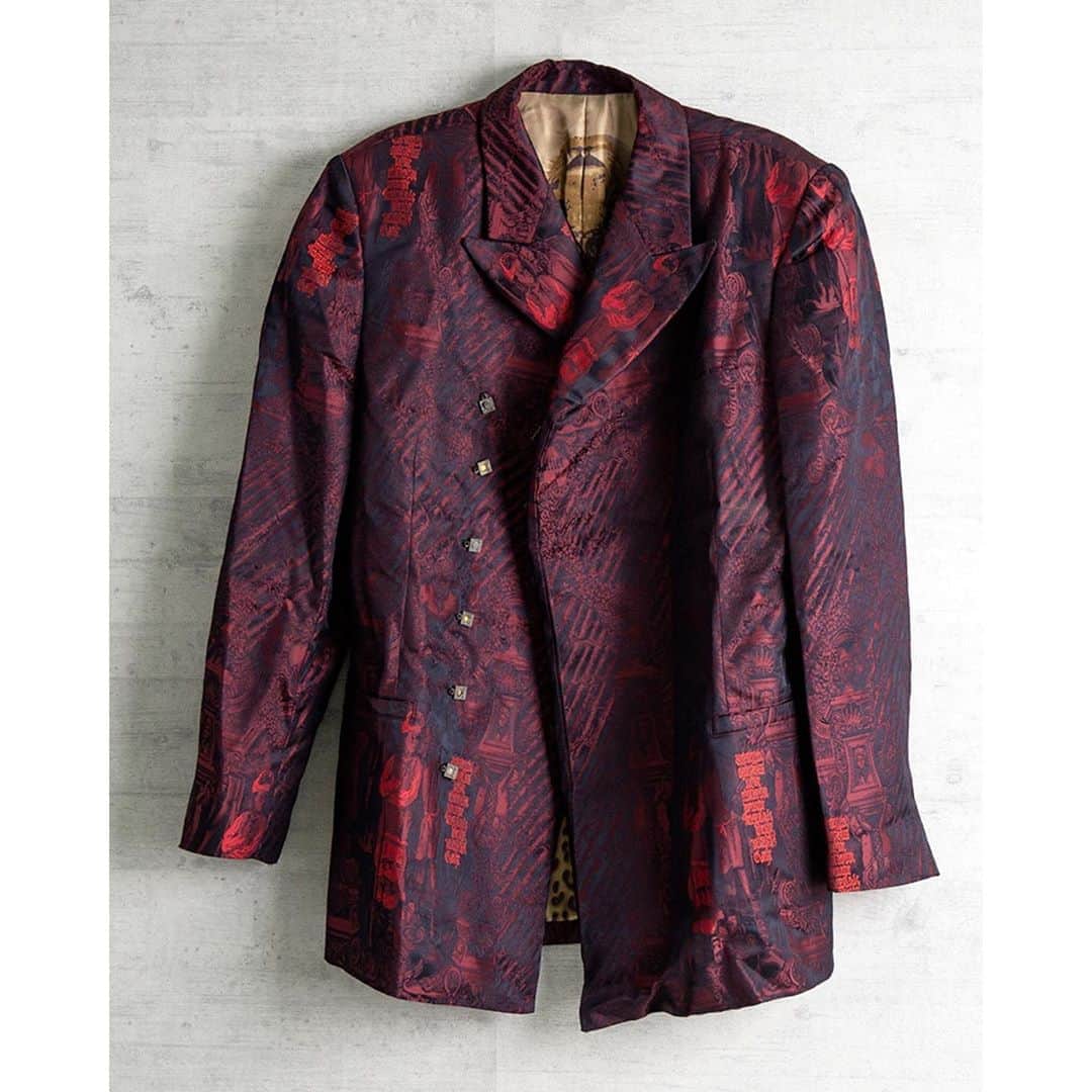 playfulさんのインスタグラム写真 - (playfulInstagram)「【買取新着】Jean Paul GAULTIER HOMME/ジャガードマグネットボタンジャケット お買取お申し込みはこちらから(www.playful-kaitori.com) プレイフルの買取は ☑︎詰めて送るだけの簡単買取 ☑︎古くてもOK ☑︎お客様負担ゼロ  #撮影 #古着 #ユーズド #DCブランド  #撮影代行 #商品撮影 #広告写真 #お洒落さんと繋がりたい #shooting #follow #fashion #playful #used #instapic #instafollow #instagood #instafashion #ootd #outfit#styling #ジャンポールゴルチエクラシック #ジャンポールゴルチエファム#ジャンポールゴルチエオム#ジャンポールゴルチエ  #jeanpaulgaultier #jeanpaulgaultierhomme#jeanpaulgaultierfemme #jeanpaulgaultiervintage」9月6日 20時34分 - playful_dc