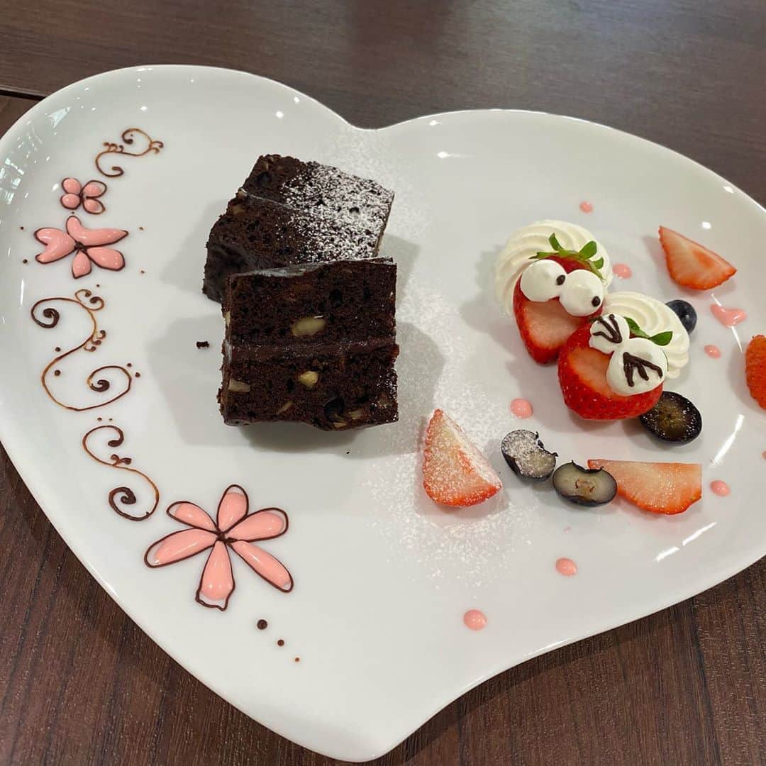 札幌ベルエポック製菓調理専門学校【公式】さんのインスタグラム写真 - (札幌ベルエポック製菓調理専門学校【公式】Instagram)「今週もopen campusご参加 ありがとうございました😊  おすすめのダブル体験DAY 今回は、 クラシックショコラ& エビグラタン🦐 次回は10月4日に開催✨  大満足😆180分体験授業 1から作れるスキルアップ実習 次回は10月10日‼️‼️  気になるメニューはHPを チェック☝️  #ベルエポック #特別授業 #おでかけ授業 #体験を通して学ぶ  #オープンキャンパス  #進路選び #パティシエ #調理師 #カフェスタッフ #バリスタ」9月6日 20時36分 - belle_foods