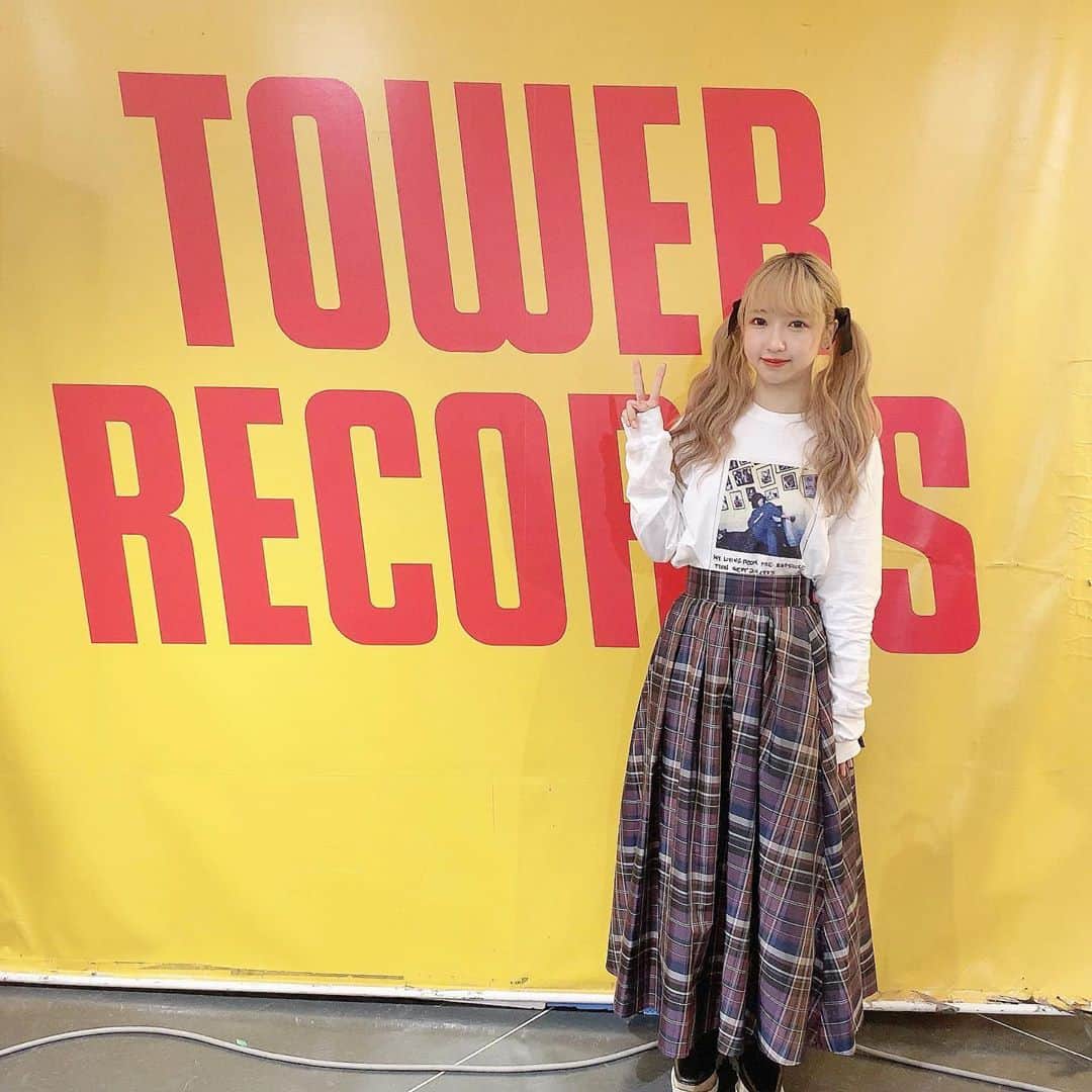 東城陽奏のインスタグラム：「2020.9.6 タワーレコード横浜ビブレ店様 ありがとうございました！」