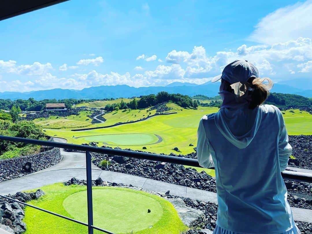 相川友希のインスタグラム：「ハートのグリーン♥️100選会 #恋愛運　#上がりますように　#恋愛したい気持ちになりますように　#願いを込めて　#眺める　#笑　#楽しい　#ゴルフ週間　#ゴルフ　#golf #パチンコ　#ゴルフ場　#嬉しい ゆうきはゆうきのままで。 #言われて嬉しい言葉」