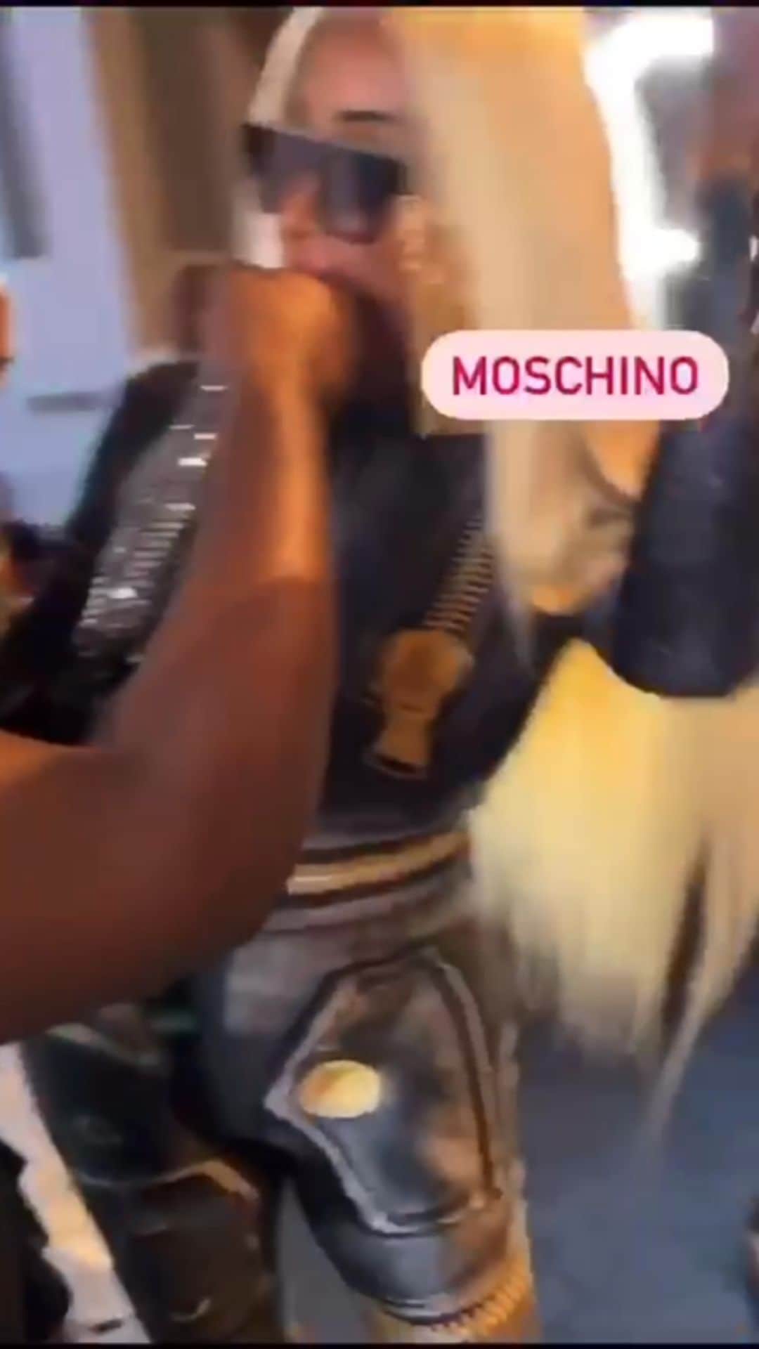 ジェレミー・スコットのインスタグラム：「MOSCHINO ! ALWAYS CURRENT !!! @tenzmag GIVING ME LIFE !!! LOVING YOU FOR THIS @simone.prada !!! ❤️」