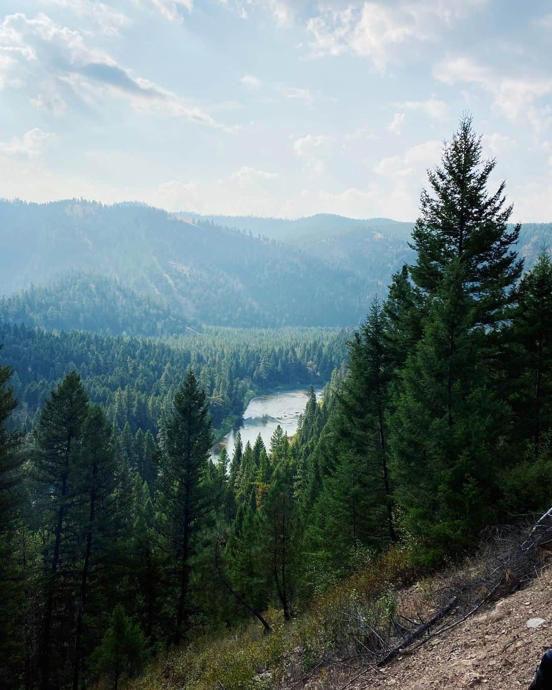 Alex Strohlさんのインスタグラム写真 - (Alex StrohlInstagram)「Stage 2/3 of The Gravel ride across Montana — These 3 days had us riding through some of the nicest country in SW Montana. Riding 55 miles a day on average we followed the Pintler Mountains, swam in creeks, slept under the stars, ate our weight in snacks every day, drank water from the rivers, and just pedaled. Such a fun way to reconnect to what’s essential. Our daily worries revolved around   1. What are we going to eat? 2. Where are we going to sleep? 3. “hope I don’t get a flat (Isaac) 4. “How bad is the headwind?”」9月7日 7時07分 - alexstrohl