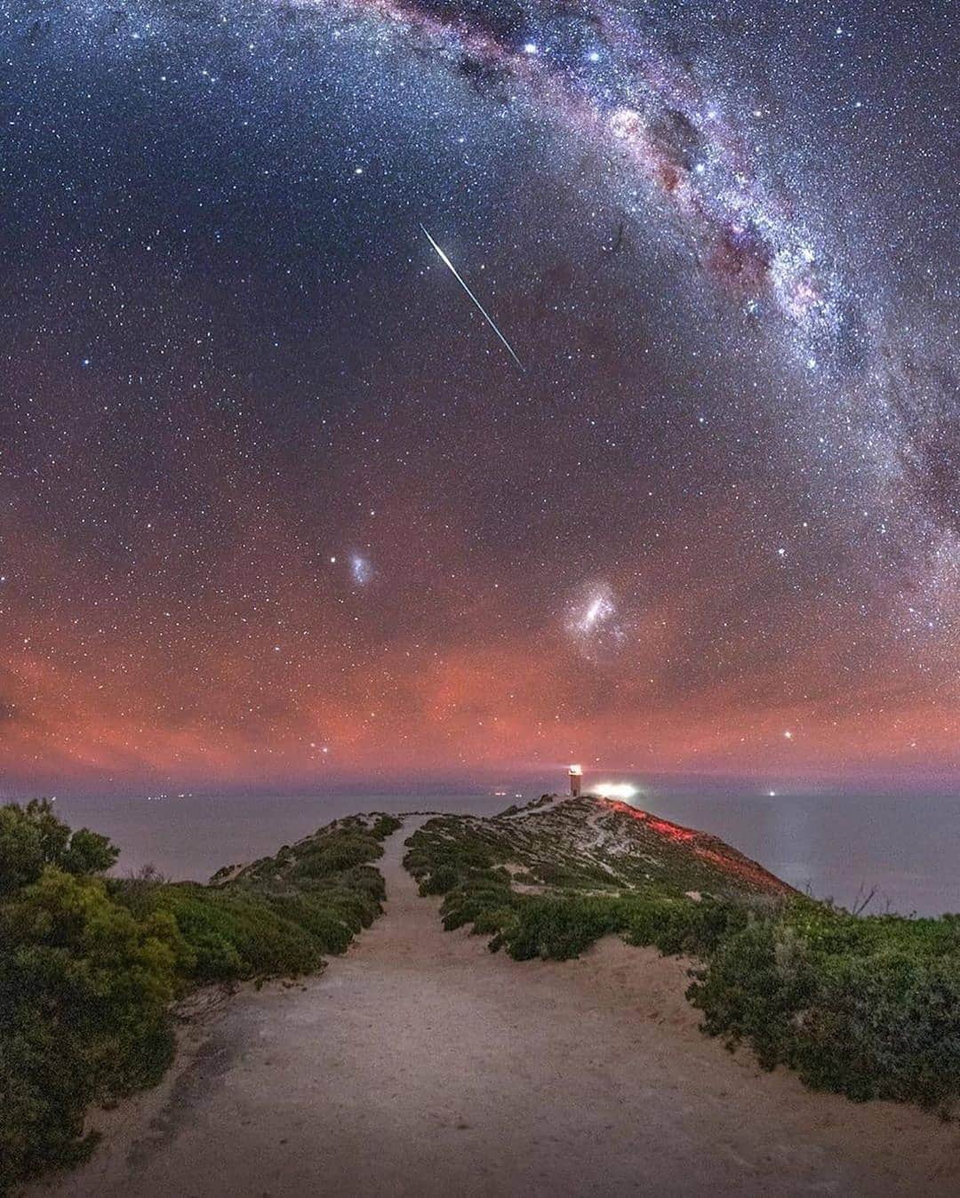 Canon Photographyさんのインスタグラム写真 - (Canon PhotographyInstagram)「The stunning Australian night sky 🌌 Photography. // @blntpencil Curated by @steffeneisenacher  #visitsouthaustralia #southaustralia #seeaustralia #australia #milkyway #nightsky」9月7日 7時28分 - cpcollectives