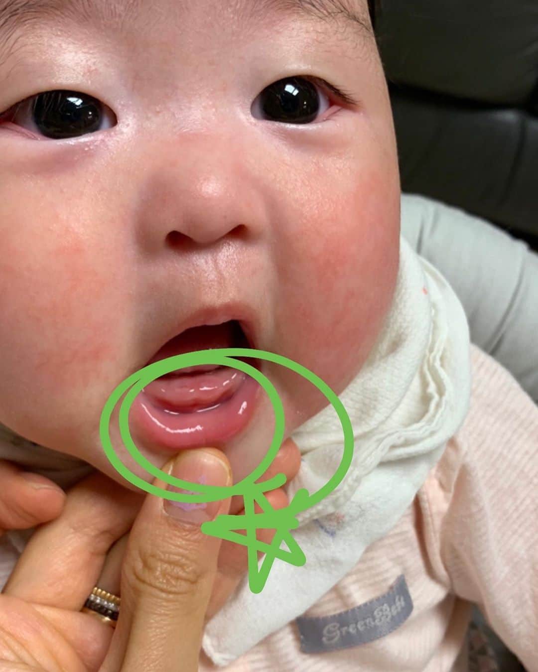 イ・ユンジのインスタグラム：「까꿍! 오늘따라 잇몸만개 함박웃음이 그리도 이쁘더라니ㅡ #소울첫니」