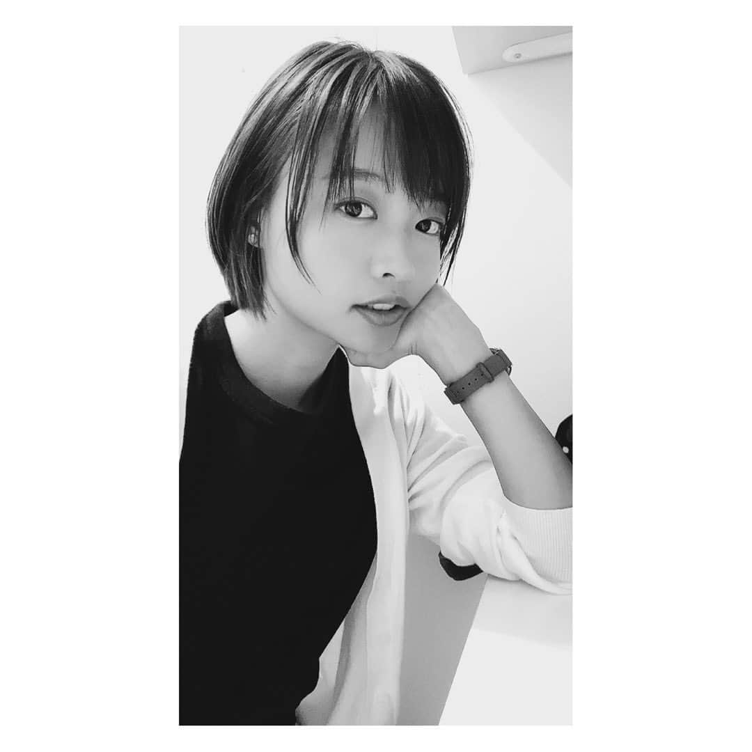 寺川里奈のインスタグラム：「少し前に💈✂️   #hair #hairstyle #haircolor  #ヘアカット #ショートヘア #ショートボブ #美容」