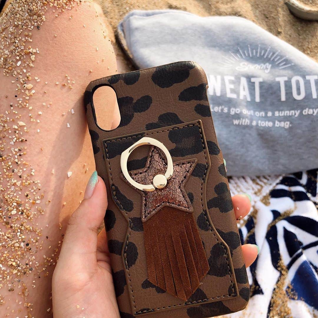 下川琴戸音のインスタグラム：「・ ・ ㅤ New iPhone case. ㅤ 🍂🍁これからの季節にピッタリ︎︎☺︎♡ ㅤ ・ ・ ・ #アイフォンケース #秋 #アニマル柄 #iphonecace #autumn #animalprint #instagood #instalike #instapic」