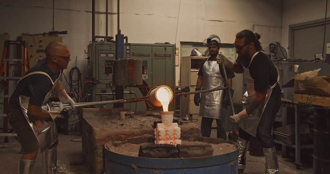 ジェイソン・モモアさんのインスタグラム写真 - (ジェイソン・モモアInstagram)「KNUCKLEHEAD HAMMERS learned how to make hammers with @nashmotorcycleco  had an idea, wanted to learn. amazing experience handcrafted american made  small batch artisans  I LOVE IT.  LINK IN BIO.  ALOHA J」9月6日 23時06分 - prideofgypsies