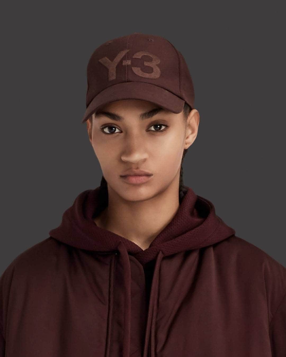 ワイスリーのインスタグラム：「Y-3 Classic Logo Cap. Y-3 Fall/Winter 2020 Collection. --- #adidas #Y3 #YohjiYamamoto Discover the collection at adidas.com/y-3」