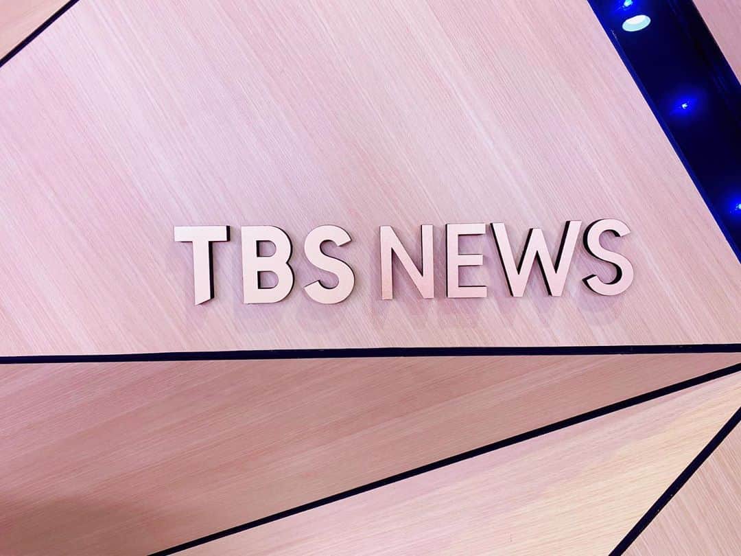 のインスタグラム：「台風10号のニュース、既に番組内でも何度もお伝えしていますが、心配しています。 台風が最も九州に近づくとされる時間帯でもある午前2:45〜4:25に、TBSテレビ地上波で台風特番を担当することになりました。 九州でも地上波で放送されるのかはJNN系列各局の状況次第ですが、 BS-TBSやCS、インターネットからはAmazonプライム、Yahoo!ニュース動画、YouTubeライブストリームなど様々なメディアからもチェックしていただけます。 最新の情報をお伝えして参ります。」