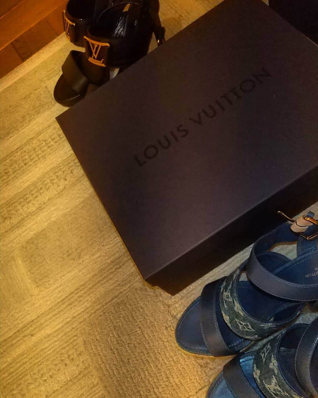 松坂南さんのインスタグラム写真 - (松坂南Instagram)「最近、購入した靴たち💓  履いてるところは また～🎵  #love #louisvuitton  #shoes  #shoeslovers」9月6日 23時02分 - minami_matsuzaka