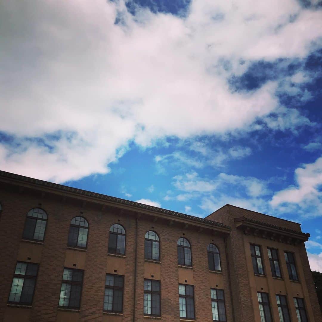 佐野史郎さんのインスタグラム写真 - (佐野史郎Instagram)「レトロモダンな建物での撮影 やはり落ち着く」9月6日 23時12分 - sanovabitch