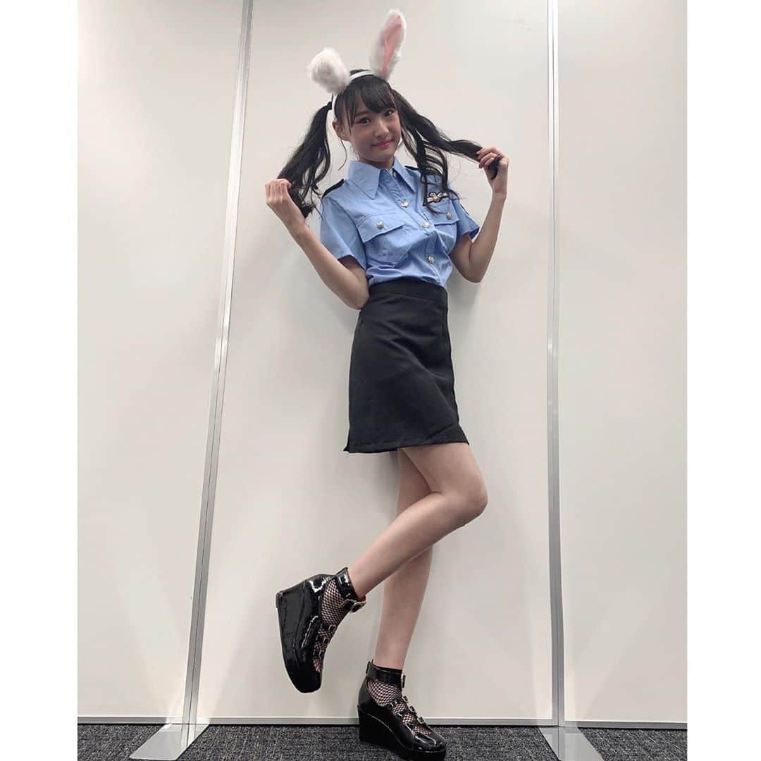 岡本怜奈さんのインスタグラム写真 - (岡本怜奈Instagram)「♡﻿ 🐰+🚓=💖﻿ ﻿ ﻿ 今日はうさちゃんポリスコーデᕱ⑅ᕱ♥﻿ ﻿ よそ見してたら逮捕しちゃうぞ〜🚓💕﻿ ﻿ ﻿ #オンラインお話し会﻿ ありがとうございました🙏💜﻿ ﻿ 久しぶりにお顔見ながらお話できて、﻿ すごく楽しかったです(*ˊ꒳ˋ*)♪﻿ ﻿ もっとおしゃべりしたいし、﻿ 早く会いたいな〜🥺﻿ ﻿  第6次受付が﻿ 2020年9月10日（木）12:00 から始まります‼️﻿ ﻿ 今日参加してくれた方も参加したことない方も、﻿ お話できるの楽しみにしています☺️﻿ ﻿ 2020年9月11日（金）12:00 までです❣️﻿ ♡﻿ ♡﻿ #岡本怜奈 #れなたん #nmb48 ﻿ #オンライン個別お話し会 #うさちゃん #ポリス﻿ #うさぎコスプレ #ポリスコスプレ #コスプレ﻿ #happy #Instagood」9月6日 23時14分 - renatan1222