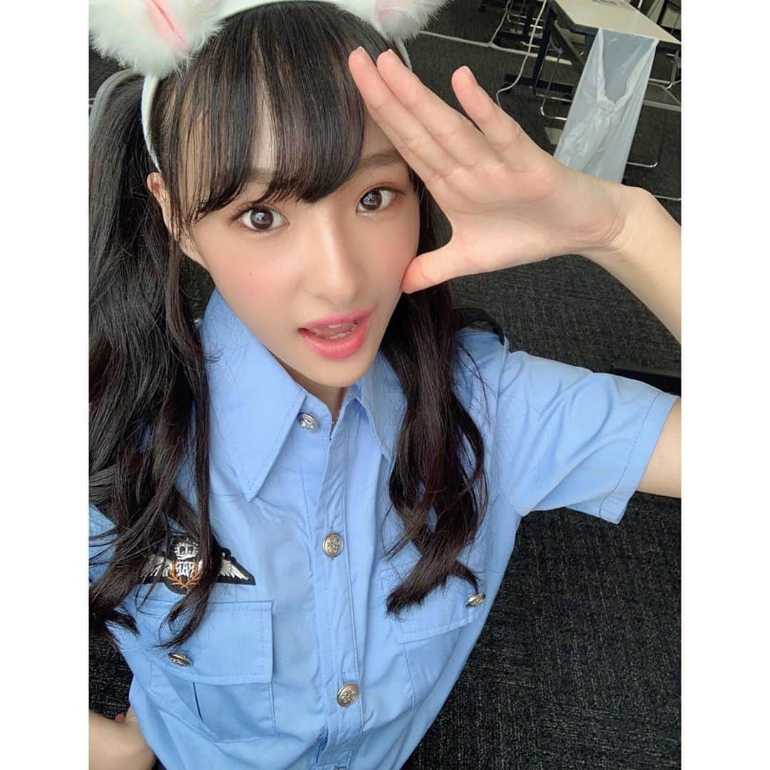 岡本怜奈さんのインスタグラム写真 - (岡本怜奈Instagram)「♡﻿ 🐰+🚓=💖﻿ ﻿ ﻿ 今日はうさちゃんポリスコーデᕱ⑅ᕱ♥﻿ ﻿ よそ見してたら逮捕しちゃうぞ〜🚓💕﻿ ﻿ ﻿ #オンラインお話し会﻿ ありがとうございました🙏💜﻿ ﻿ 久しぶりにお顔見ながらお話できて、﻿ すごく楽しかったです(*ˊ꒳ˋ*)♪﻿ ﻿ もっとおしゃべりしたいし、﻿ 早く会いたいな〜🥺﻿ ﻿  第6次受付が﻿ 2020年9月10日（木）12:00 から始まります‼️﻿ ﻿ 今日参加してくれた方も参加したことない方も、﻿ お話できるの楽しみにしています☺️﻿ ﻿ 2020年9月11日（金）12:00 までです❣️﻿ ♡﻿ ♡﻿ #岡本怜奈 #れなたん #nmb48 ﻿ #オンライン個別お話し会 #うさちゃん #ポリス﻿ #うさぎコスプレ #ポリスコスプレ #コスプレ﻿ #happy #Instagood」9月6日 23時14分 - renatan1222