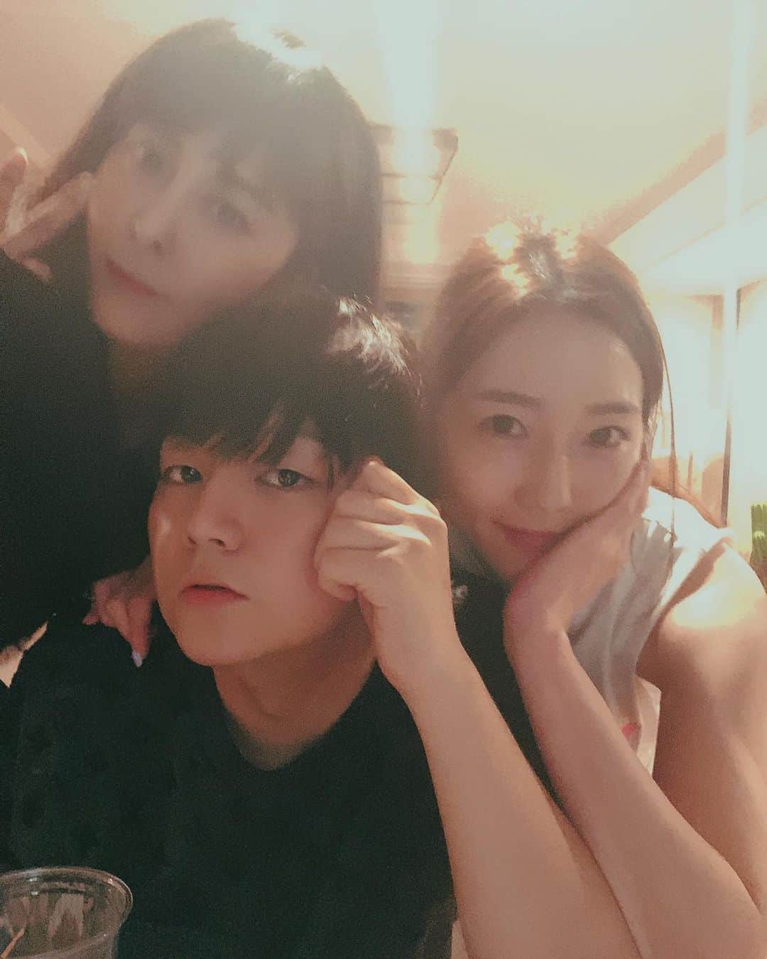 クォン・スンイルのインスタグラム：「어플안에 존재하는.. 동화속 사람들....  @twin9track9 @masoohye #트윈나인 #twin9  수혜야 행복하렴... 결혼축하👰🏻」