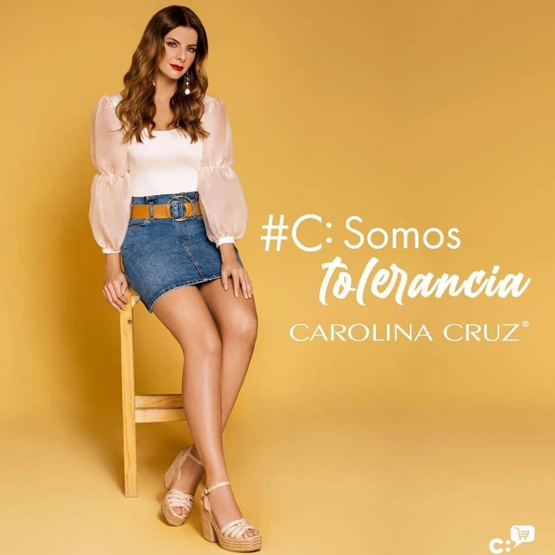 Carolina Cruz Osorioさんのインスタグラム写真 - (Carolina Cruz OsorioInstagram)「• Nueva colección disponible en todos los almacenes @calzatodo del país, también en www.calzatodo.com.co envíos a todo Colombia 💛💙❤️ #Tolerancia #HechoEnColombia」9月6日 23時41分 - carolinacruzosorio