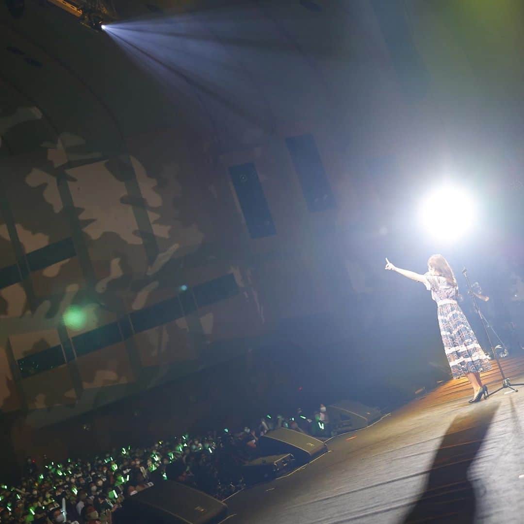 諸橋沙夏さんのインスタグラム写真 - (諸橋沙夏Instagram)「💚❤️💚❤️﻿ ﻿ ﻿ ・﻿ ﻿ ・﻿ ﻿ ・﻿ ﻿ ﻿ ﻿ ﻿ 3周年コンサート、来てくださった皆さん、﻿ 配信を見てくれていた皆さん、﻿ ありがとうございましたー💗﻿ ﻿ ﻿ ﻿ ﻿ そして…﻿ ﻿ ﻿ 瞳、おかえり。﻿ ﻿ ここからまたみんなでスタートしていこう。﻿ ﻿ ﻿ ﻿ ﻿ 今日の｢My Voice Is For You｣﻿ みーーんなが、緑のペンライトにしてくれて﻿ すっごく綺麗な景色とみんなの顔をみたら﻿ 泣いて歌えなかったーーー！！﻿ ﻿ ごめんよ、、。﻿ ﻿ ﻿ 大きなステージで歌ったの楽しかったー💚﻿ ﻿ ﻿ 本当に本当にありがとう！！！﻿ ﻿ ﻿ ファンのみんなだーーーいすき！！﻿ ﻿ ﻿ ﻿」9月6日 23時43分 - morohashi_sana