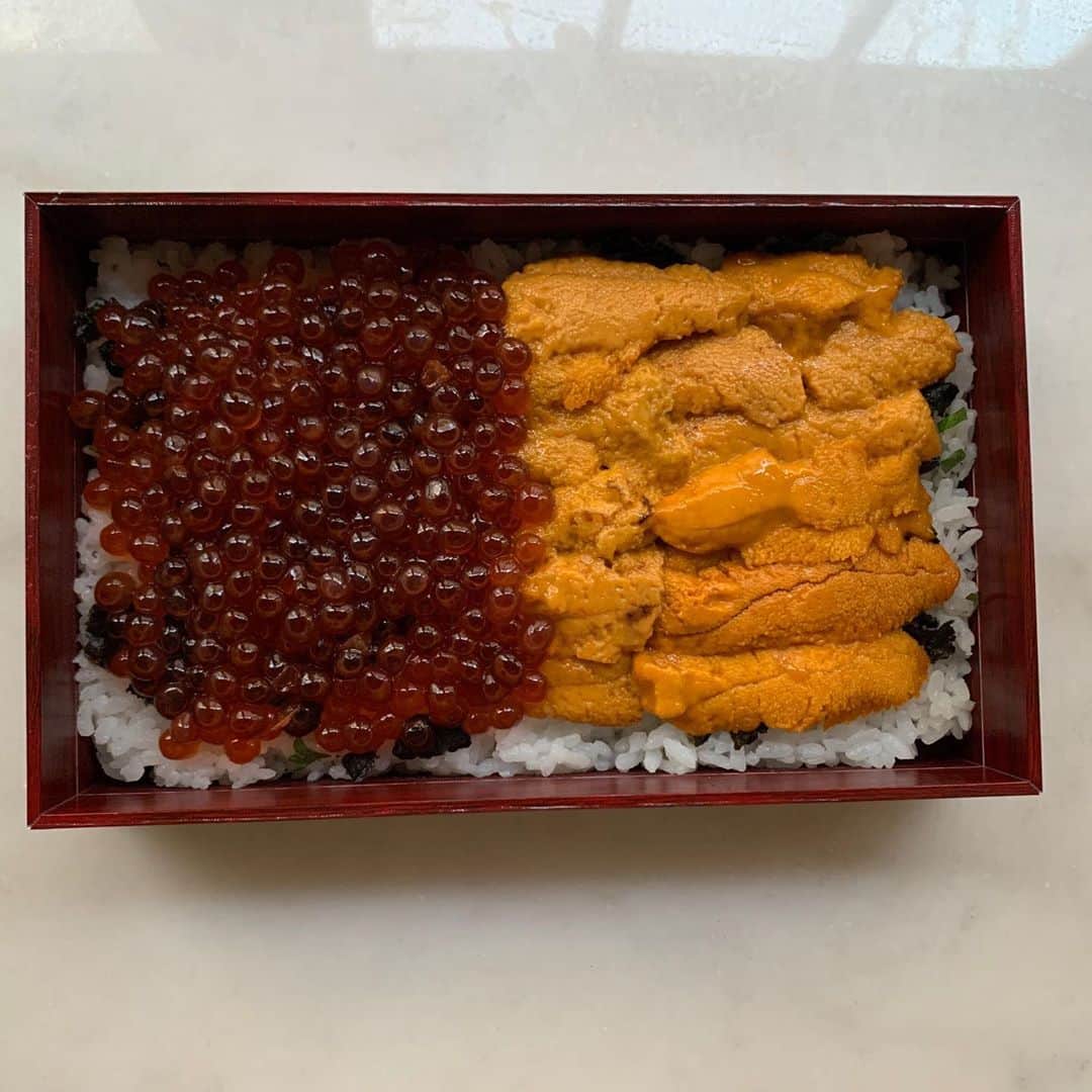 大塚良子さんのインスタグラム写真 - (大塚良子Instagram)「とーっても美味しかった @hirohisanyc の雲丹いくら丼 鰻丼、お刺身、デザートのチョコバナナブレッド、 ぜんぶ一瞬で平らげました。 娘はいくらが大好物みたい。」9月6日 23時44分 - ryokokonami