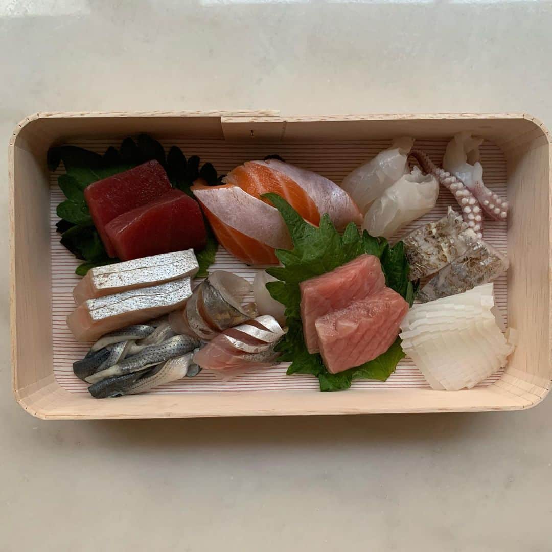 大塚良子さんのインスタグラム写真 - (大塚良子Instagram)「とーっても美味しかった @hirohisanyc の雲丹いくら丼 鰻丼、お刺身、デザートのチョコバナナブレッド、 ぜんぶ一瞬で平らげました。 娘はいくらが大好物みたい。」9月6日 23時44分 - ryokokonami
