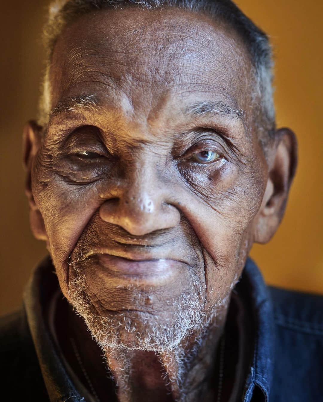 Robert Clarkさんのインスタグラム写真 - (Robert ClarkInstagram)「Oldest WWII Veteran Mr. Lawrence Brooks, turning 111. Brooks served as a support worker in the predominantly Black American 91st Engineer Battalion stationed in New Guinea and then the Philippines and reached the rank of private first class during the war. On September 12, he celebrates his 111th birthday.  Mr. Brooks is an amazing man on several reason other then his age, he endured a large level of racism in his military service as well as when he returned home.  As a 86 year old during Katrina left his flooded home and swam to his church, climbed to the roof and was rescued by a helicopter. And yet he loves this country. I am certain he is not a loser. @wwiimuseum」9月6日 23時45分 - robertclarkphoto