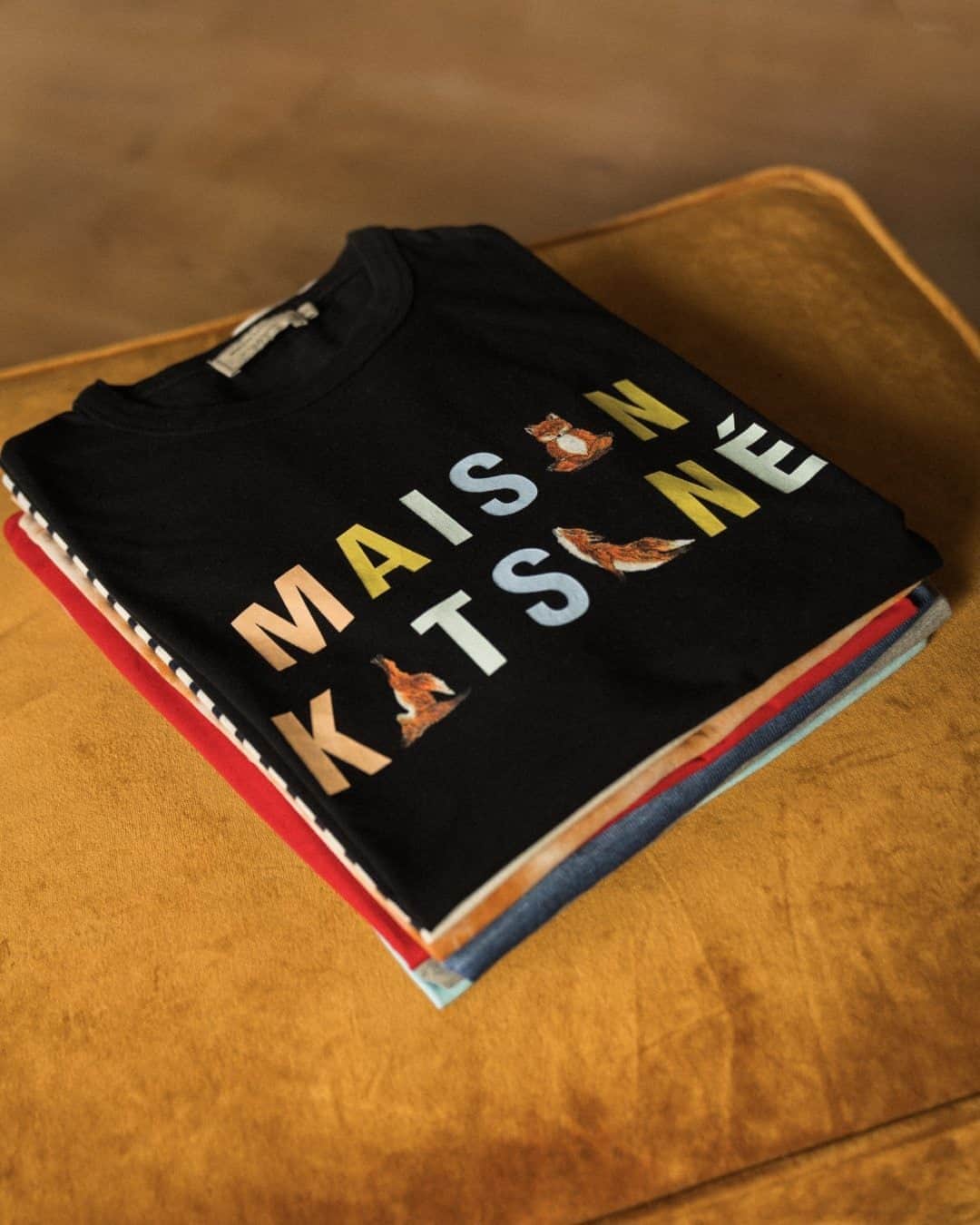 のインスタグラム：「A foxy addition to your T-shirt collection 🦊 — merci @maisonkitsune. Tap to shop #MRPORTER」