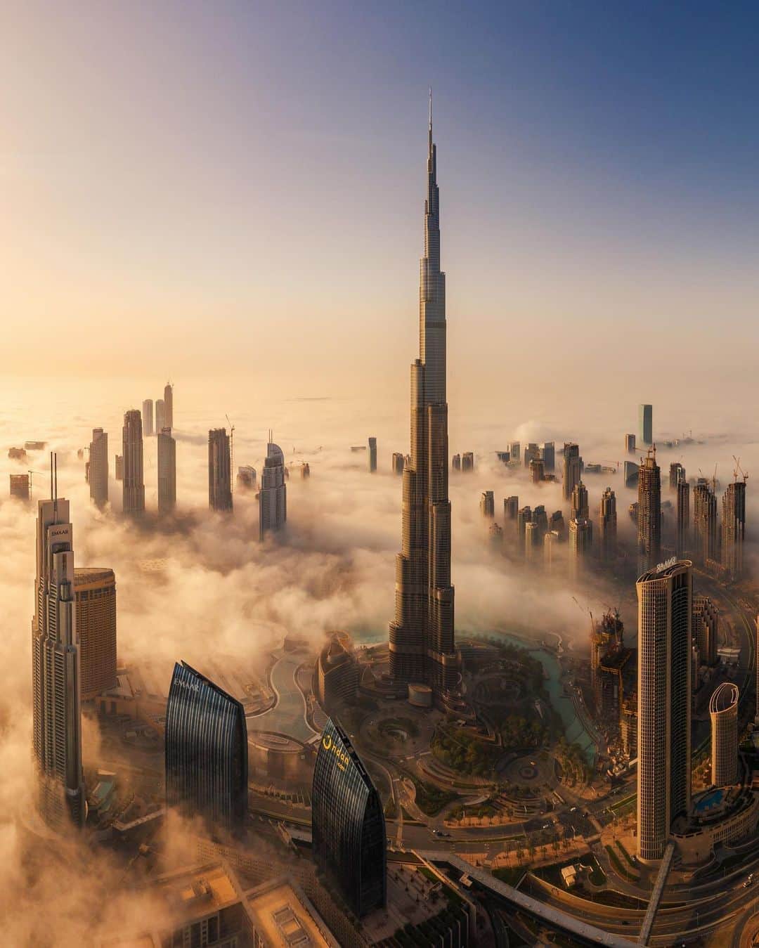 エミレーツ航空さんのインスタグラム写真 - (エミレーツ航空Instagram)「Missing the joy of flying? Sit back, relax and enjoy these views from above, starting from our home Dubai.  📍Dubai 🇦🇪 United Arab Emirates ✈️ Fly better to Dubai from over 80 cities worldwide 🌍 #FlyEmiratesFlyBetter #SeeTheWorld #ViewFromAbove   📸 @bachir_photo_phactory 📸 @bikooig 📸 @mal7___」9月7日 0時02分 - emirates
