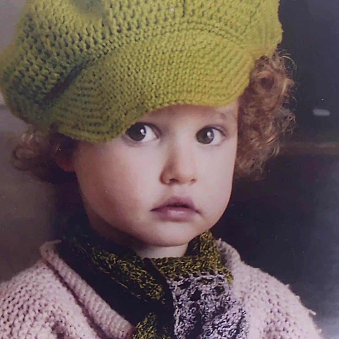 メアリー・マコーマックのインスタグラム：「My first baby turned 16 this week and I just can’t believe it. You’re smart and strong and deeply kind and a kick-ass activist. We love you Mum. @margarett.morris」