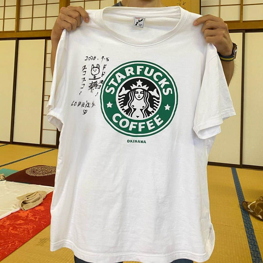 楽しんごさんのインスタグラム写真 - (楽しんごInstagram)「#starfuckscoffee #イチロー選手  #沖縄 #国際通り#販売中」9月7日 0時35分 - tanoshingo.official