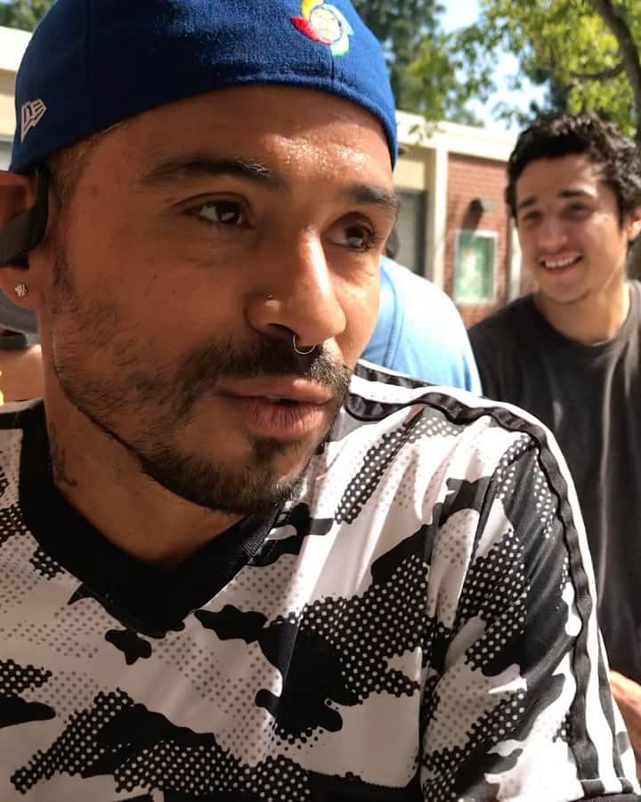 マニー・サンティアゴのインスタグラム：「For every excuse there’s 2 answers. 🤔...🤯 Think about it! Can’t wait to show you guys everything I been working on, Thus far my best project yet. ❤️」