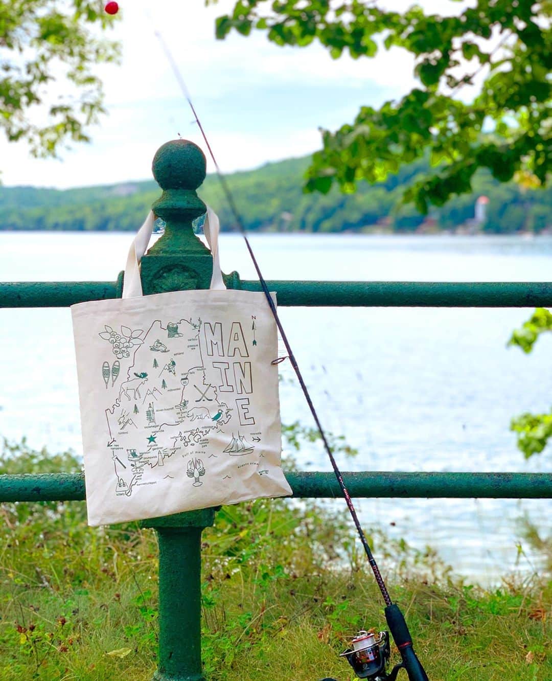 マップトートさんのインスタグラム写真 - (マップトートInstagram)「Gone Fishin' 🐟⁠ .⁠ .⁠ #Maine #Fishing #GoneFishing」9月7日 1時01分 - maptote