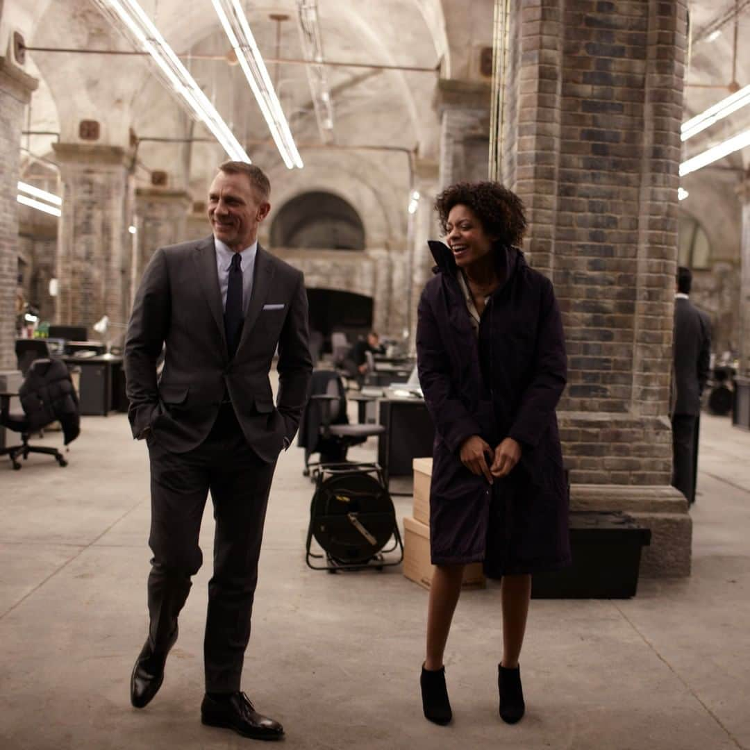 James Bond 007さんのインスタグラム写真 - (James Bond 007Instagram)「It’s @naomieharris' birthday today. She will return as Moneypenny in #NoTimeToDie.」9月7日 1時00分 - 007