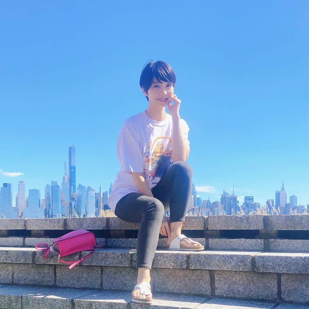 小泉麻耶のインスタグラム：「I’m gonna miss this city for a while. I’ll be back soon! 🌈  めっちゃ可愛いTシャツ😍Thank you for @takatoshikun 🍉💕  #nyc #beautiful #city #japanese #actress #asian」