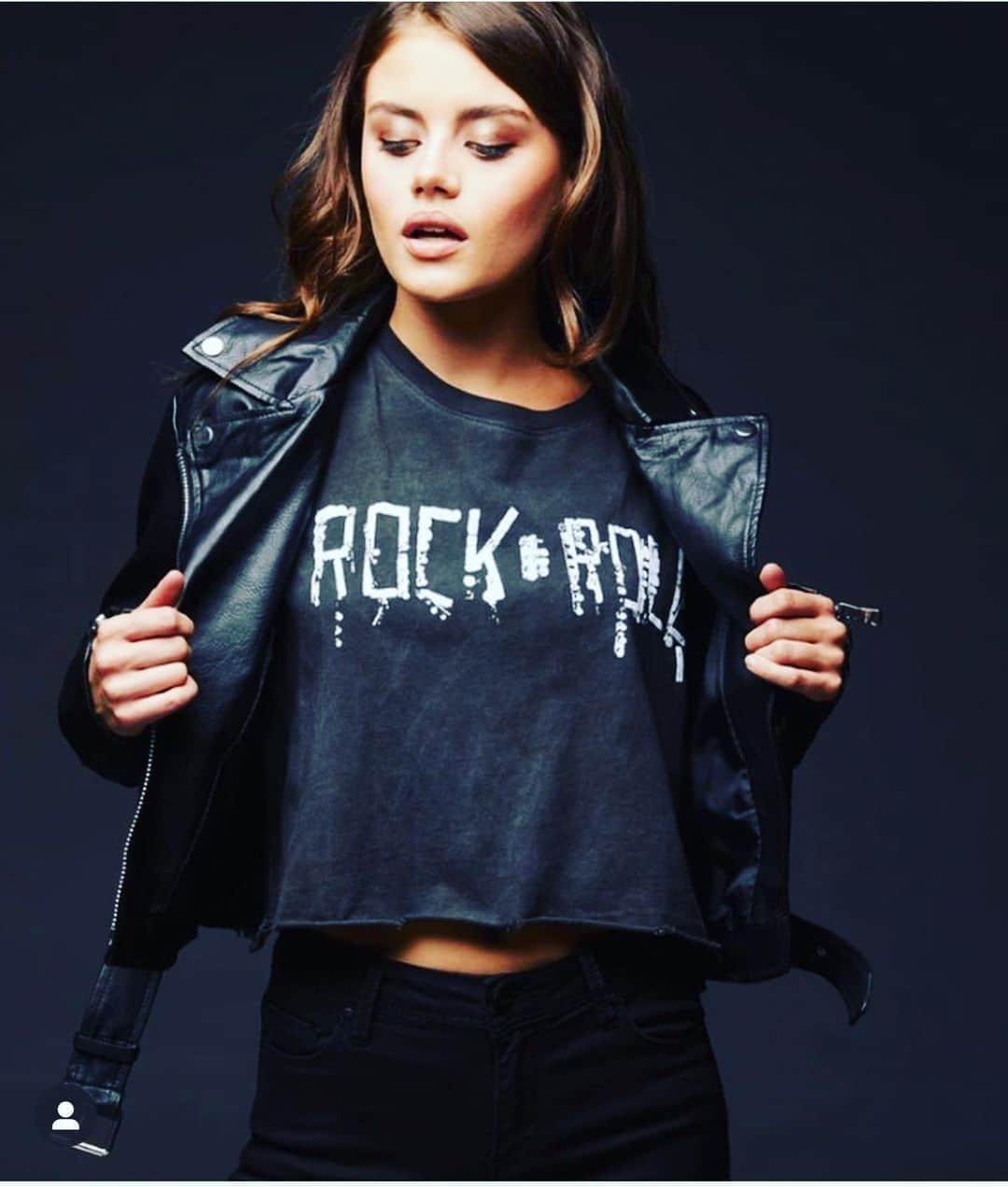 プリンス ピーターのインスタグラム：「HAPPY SUNDAY! ROCK N’ ROLL 🎸 #fashioninspo #ootd #ootdfashion #vintagestyle #rockerstyle #lulus」