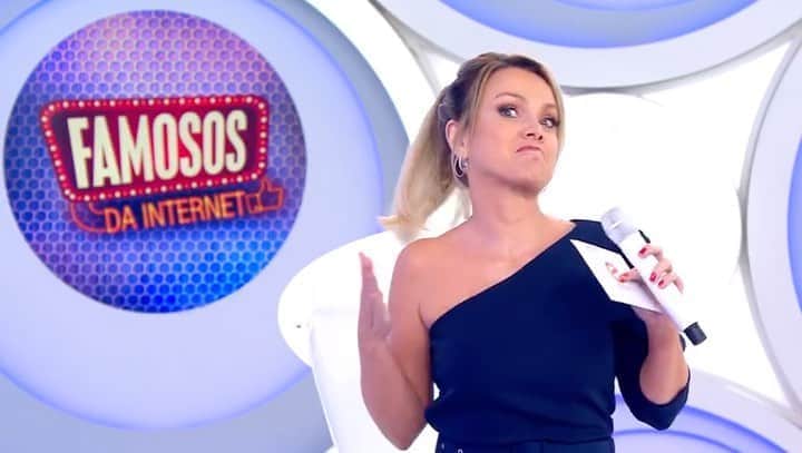 Eliana Michaelichin Bezerraのインスタグラム：「Vixiiii... vai ter treta no programa de hoje kkkkk #minhamulherquemanda #programaeliana #vemquetem #diversao #prafamiliatoda」