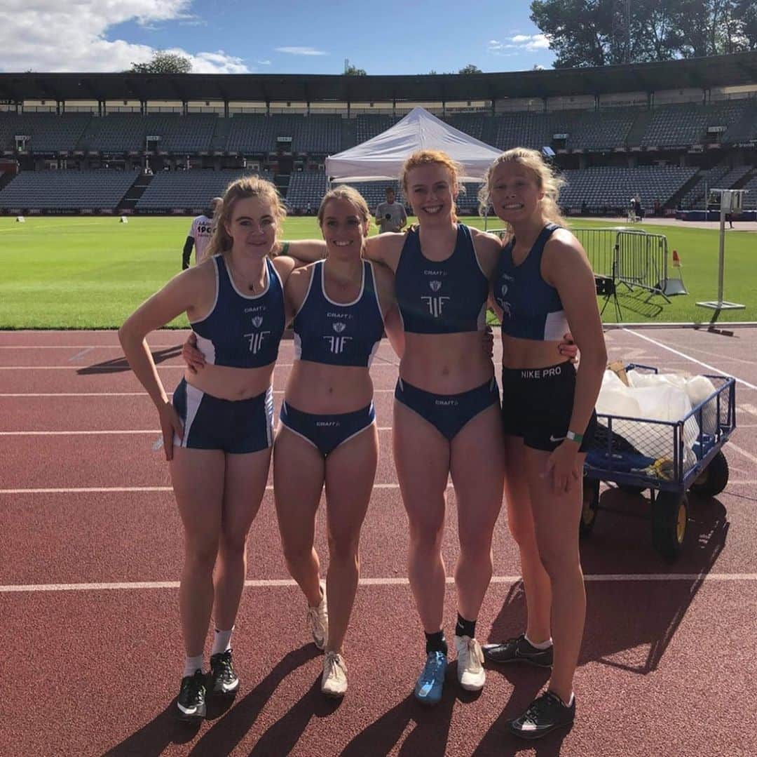 マチルドU・クラマーのインスタグラム：「Sunday well spend! 🥇 and national record on the 4x100m with the girls and 4th place at team champs with the whole team 🥳  #relay #nationals #teamchamps  @fif_atletik_og_motion 💙🤍」