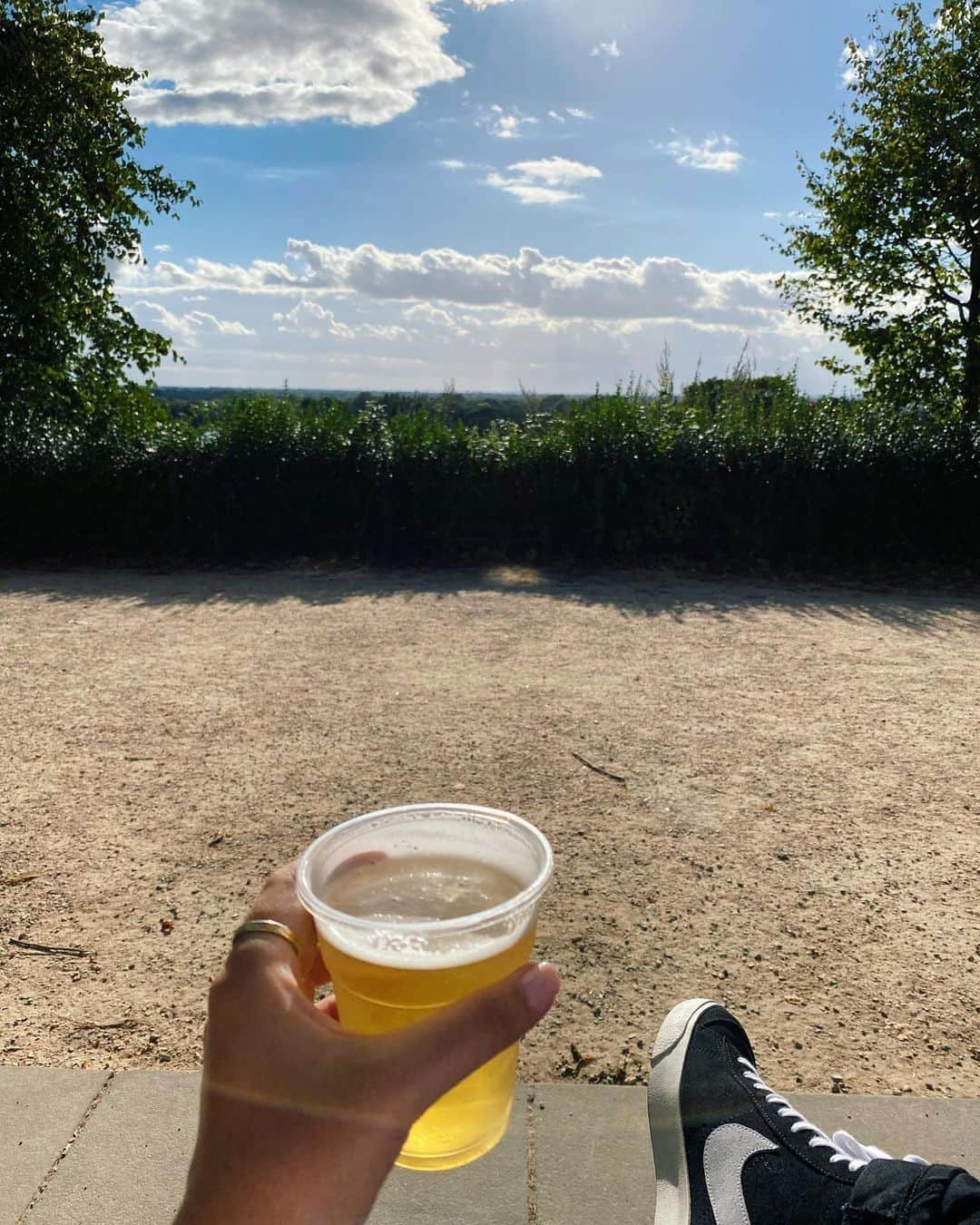 タニヤ・バーさんのインスタグラム写真 - (タニヤ・バーInstagram)「sunday 🍻🌞」9月7日 3時46分 - tanyaburr