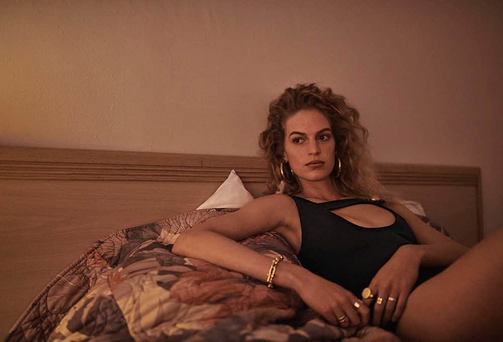 ヴァネッサ・アクセンテのインスタグラム：「Current mood」