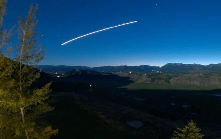 トム・リントンのインスタグラム：「Jackson Hole, WY - Night lapse & moonrise.」