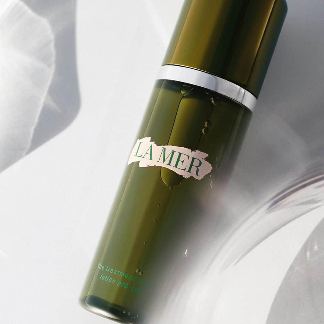 ドゥラメールのインスタグラム：「A regimen of “liquid energy” and potent doses of #MiracleBroth could officially make this the weekend of ultimate self-care.」