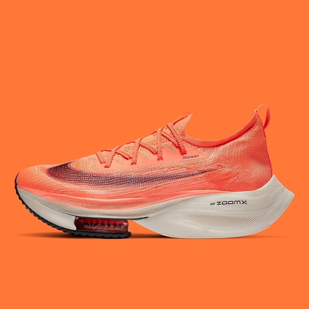 Sneaker Newsさんのインスタグラム写真 - (Sneaker NewsInstagram)「The Nike ZoomX AlphaFly NEXT% gets another bold colorway with a full citrus orange upper. Have you run in these yet? Hit the link in our bio for more details.」9月7日 5時01分 - sneakernews