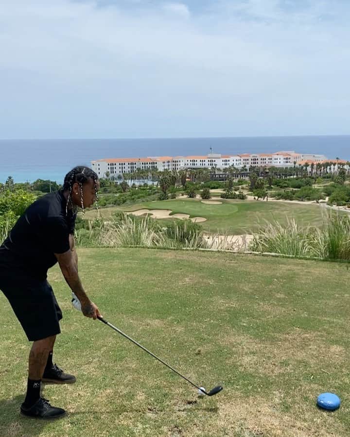 タイガのインスタグラム：「Let’s Play ⛳️」