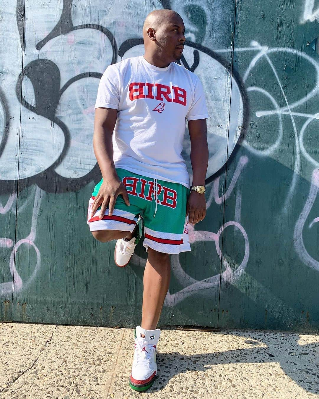 DJ Selfさんのインスタグラム写真 - (DJ SelfInstagram)「@birbbrand  shorts 🩳 available now online www.bribbrand.com  Cop yours toady! #birbbrand #nike #shorts #bransoncognac #wow #art #streetwear #power1051 #zipper」9月7日 5時14分 - djself