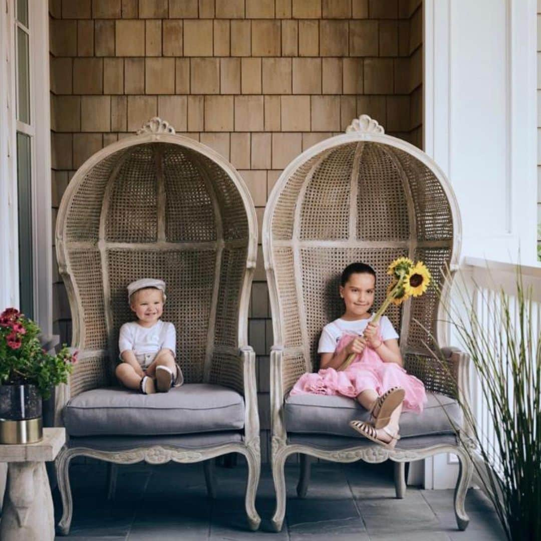 ロゼリン・サンチェスさんのインスタグラム写真 - (ロゼリン・サンチェスInstagram)「One of my favorite photo shoots EVEEEER with my friend and amazing photographer @omarcruzphoto  Sebella & Dylan look like babies... omg, they’re so big now 💕💕  #holamagazine #familia」9月7日 6時00分 - roselyn_sanchez