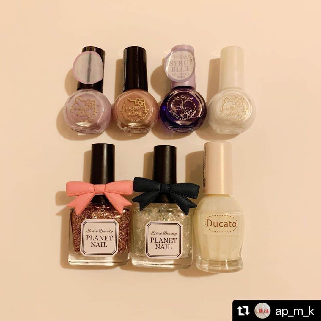 【PLANET NAIL（プラネット ネイル）】公式さんのインスタグラム写真 - (【PLANET NAIL（プラネット ネイル）】公式Instagram)「@ap_m_k さん PLANET NAIL Basic Line PLB01 一等星の使命 PLB27 銀河の遊歩道 を使用したネイルアレンジのご紹介ありがとうございます💅 ・ #Repost @ap_m_k with @make_repost ・・・ . . PLANET NAIL(@planet.jp )様よりお声がけいただき、 #銀河の遊歩道  #時空ハイフネーション  #一等星の使命  の３つのポリッシュを頂きました⑅︎◡̈︎* . . 写真のネイルは、 #銀河の遊歩道 #一等星の使命 を使ったネイルです✨ . 銀河の遊歩道は人差し指と薬指、 一等星の使命は中指に使用しています😊 . . 一応、中指は天然石(風)ネイルのつもり！笑 . ニュアンスとか天然石とかって、 なぜか苦手意識があってあんまりやらないのですが じょんこちゃんの動画を見て、 やってみようかな…👀って思って やってみた結果、、 これでいいのかよく分からない…🥺笑 練習しないと〜！ . . . 〜使用ネイル〜 ＊PLANET NAIL #銀河の遊歩道  #一等星の使命  ＊フレンドネイル ソフトラベンダー カメオピンク シロップブルー ホワイト(細筆) ＊Ducato  コンデンスミルク . . 今回初めて使用した銀河の遊歩道が、 ラメぎっしりでめちゃくちゃ可愛かった💓 . PLANET NAIL様、 ありがとうございました😊 . . #ネイル #ネイルデザイン #セルフネイル #セルフネイル部 #ポリッシュネイル #ポリッシュ #私のtrillpic #nailstagram #天然石ネイル #キラキラネイル #ピンクネイル #プチプラネイル #planetnail #planet_jp #プラネットネイル #フレンドネイル #ducato #デュカート」10月6日 9時10分 - planet.jp