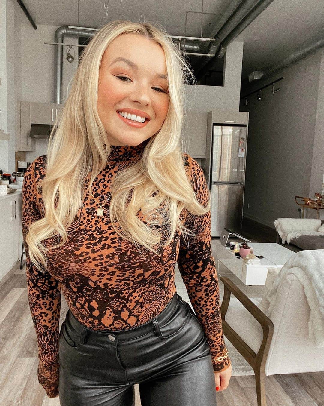 トーリ・ウェブスターのインスタグラム：「Pumpkin Spice meets Baby Spice 🤎💕」