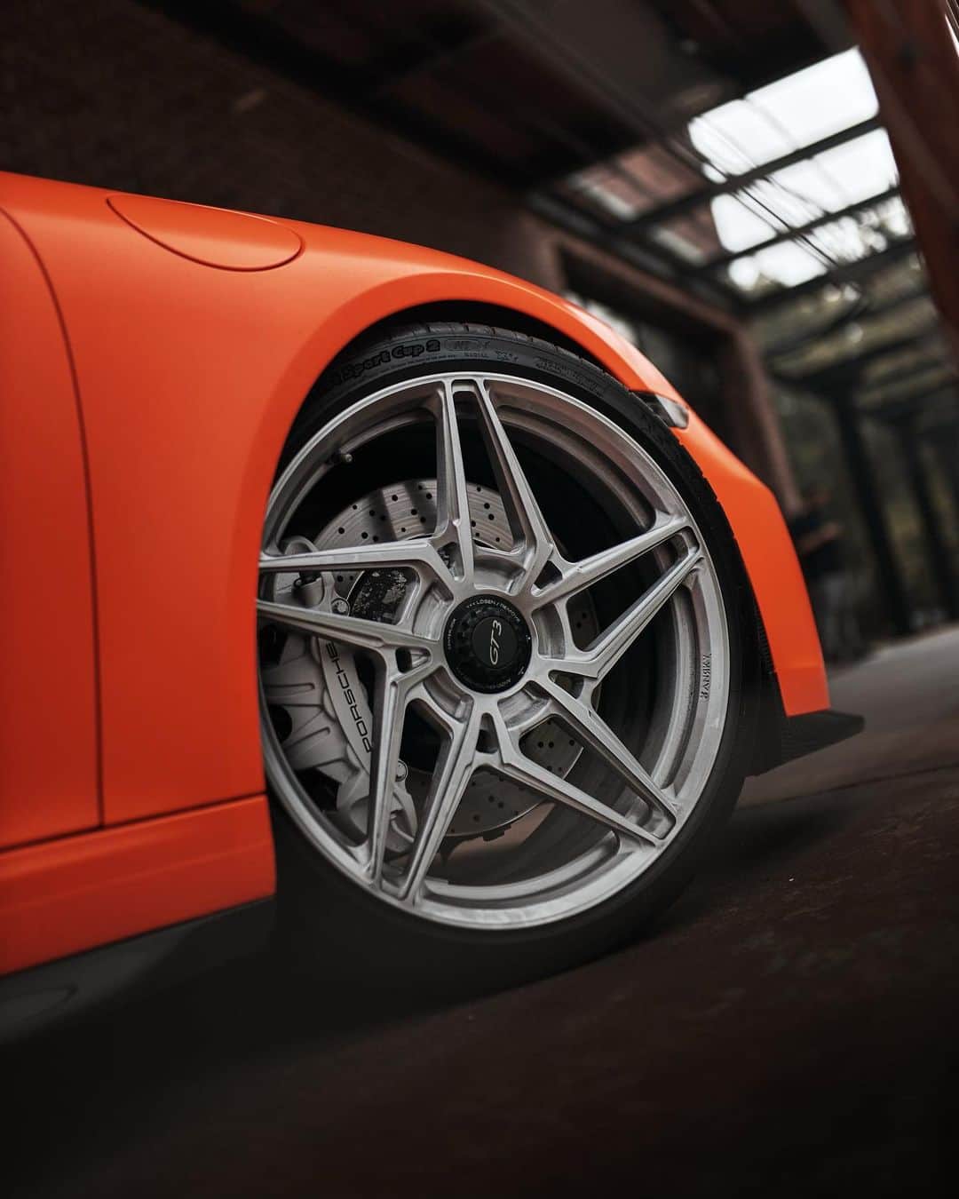 CARLiFESTYLEさんのインスタグラム写真 - (CARLiFESTYLEInstagram)「Orange Porsche GT3 on @anrkywheels #carlifestyle owner @omgt3 Photo @shotbyud」10月6日 9時21分 - carlifestyle