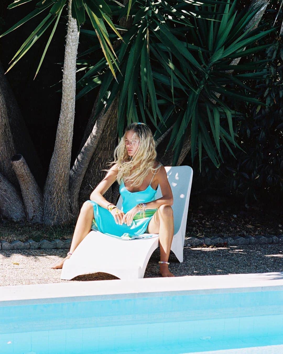 ダニジョーのインスタグラム：「Keep cool, keep calm 🐬 #dannijogirls」