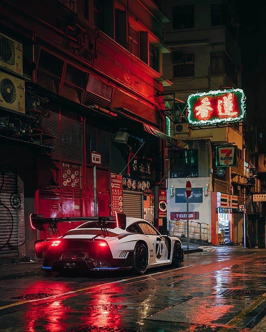 Kik:SoLeimanRTさんのインスタグラム写真 - (Kik:SoLeimanRTInstagram)「Porsche 935 in Hong Kong. Photo by @aaronchungphoto」10月6日 9時28分 - carinstagram