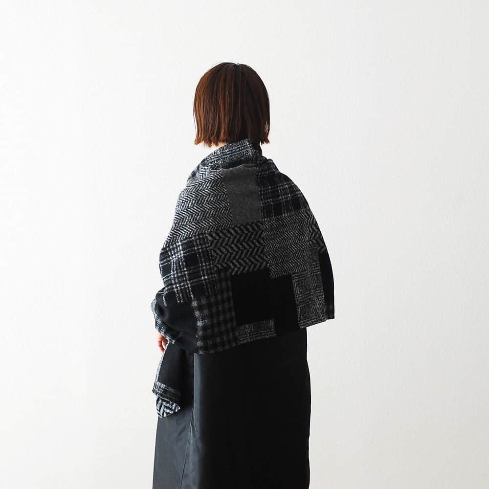 wonder_mountain_irieさんのインスタグラム写真 - (wonder_mountain_irieInstagram)「［WM別注］#20AW Engineered Garments / エンジニアードガーメンツ "Button Shawl – Knit Patchwork” ￥18,700- _ 〈online store / @digital_mountain〉  https://www.digital-mountain.net/shopdetail/000000012361/ _ 【オンラインストア#DigitalMountain へのご注文】 *24時間受付 *15時までのご注文で即日発送 *1万円以上ご購入で、送料無料 tel：084-973-8204 _ We can send your order overseas. Accepted payment method is by PayPal or credit card only. (AMEX is not accepted)  Ordering procedure details can be found here. >>http://www.digital-mountain.net/html/page56.html  _ #NEPENTHES #EngineeredGarments #ネペンテス #エンジニアードガーメンツ _ 本店：#WonderMountain  blog>> http://wm.digital-mountain.info _ 〒720-0044  広島県福山市笠岡町4-18  JR 「#福山駅」より徒歩10分 #ワンダーマウンテン #japan #hiroshima #福山 #福山市 #尾道 #倉敷 #鞆の浦 近く _ 系列店：@hacbywondermountain _」10月6日 9時41分 - wonder_mountain_