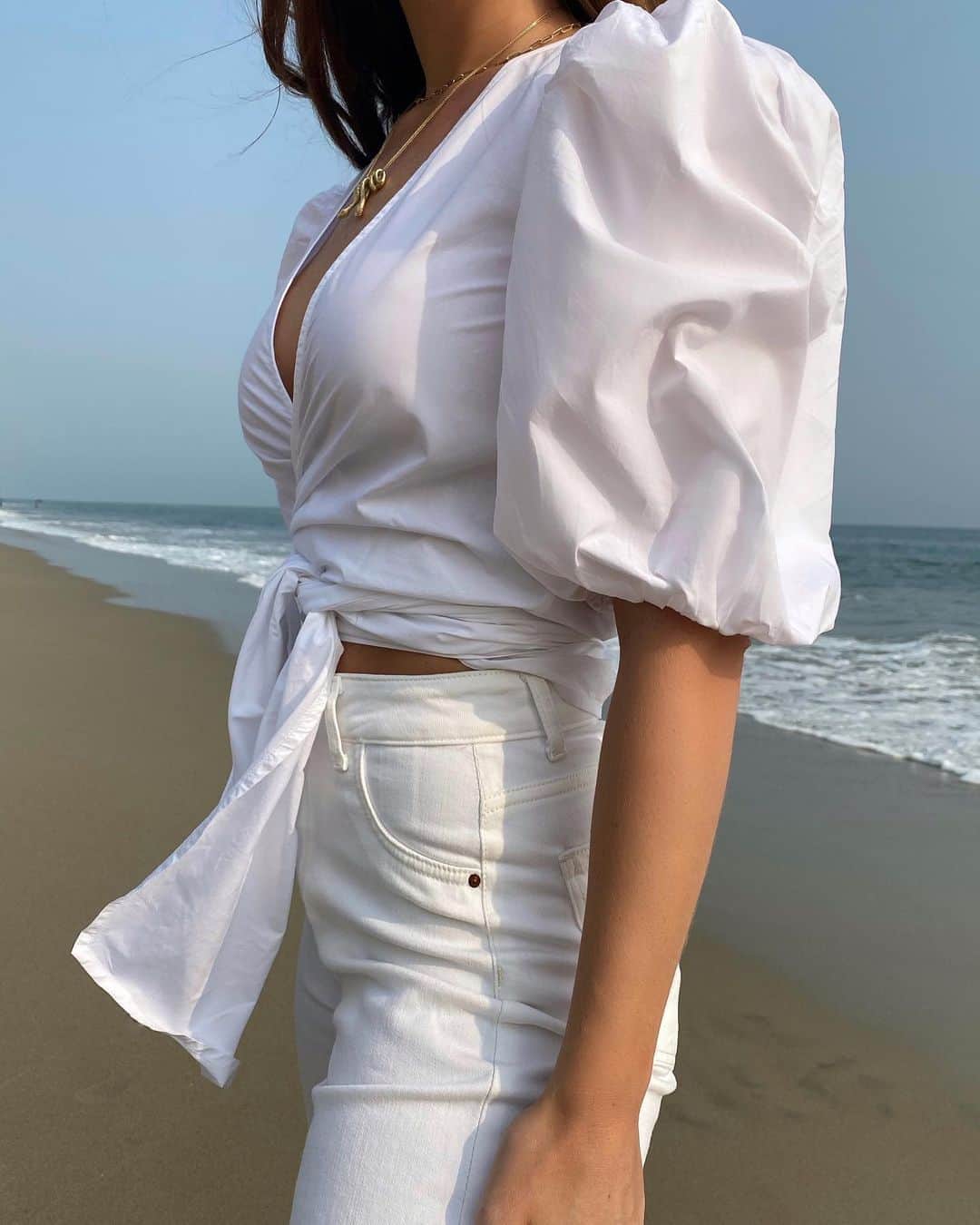 Fred Segalさんのインスタグラム写真 - (Fred SegalInstagram)「"A white blouse is my wardrobe staple. With dramatic sleeves, the Cotton Poplin Wrap Top by Ganni is an elevated classic." @shilanne.la.rouge  Shop all of Shilanne’s fall picks on FredSegal.com ♥️   #ganni #wraptop #fredsegal」10月6日 9時54分 - fredsegal